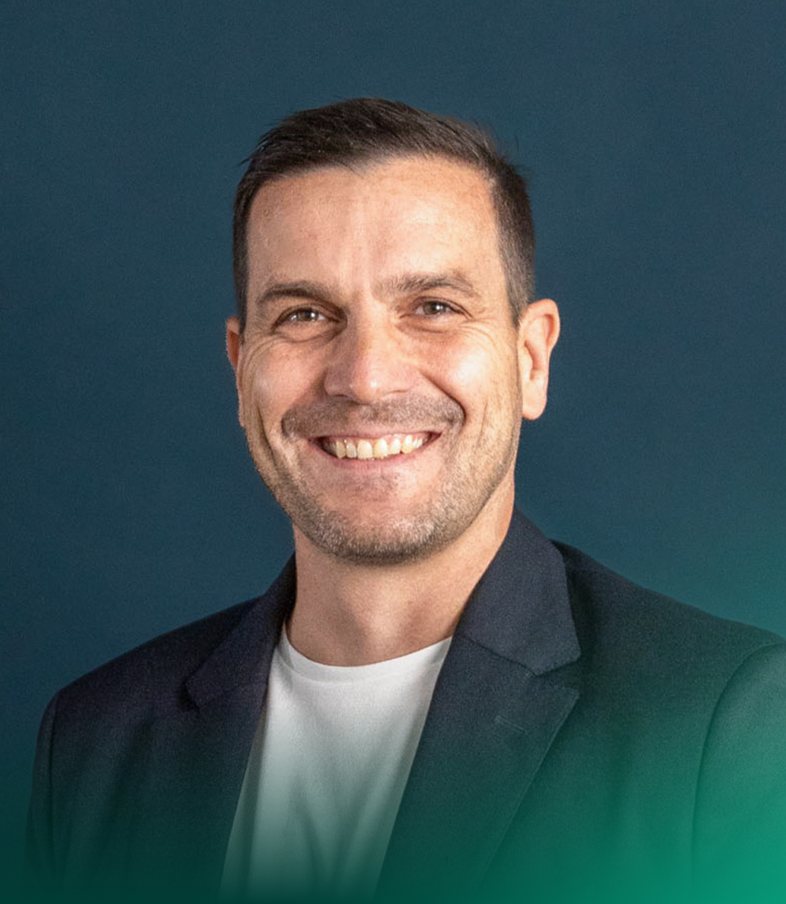 800x920-Andrej Hajek